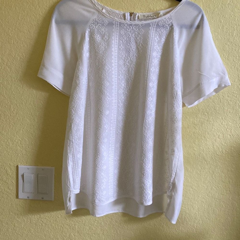 Women’s Solitaire Off White Short Sleeve Blouse, Size Large